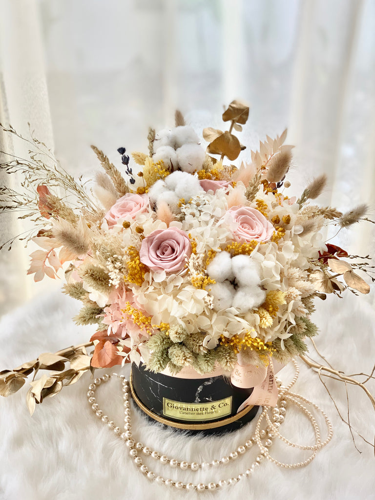 Everlasting Charm Blooms Box (Preserved Flowers)