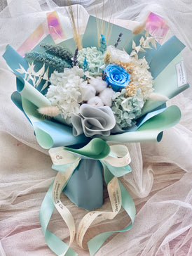 Everlasting Smitten Blue Bouquet (Preserved Flowers)