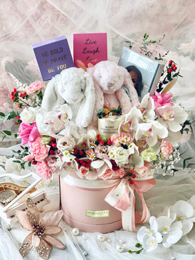 Custom J’adore Pamper Blooms Basket (Fresh Flowers)