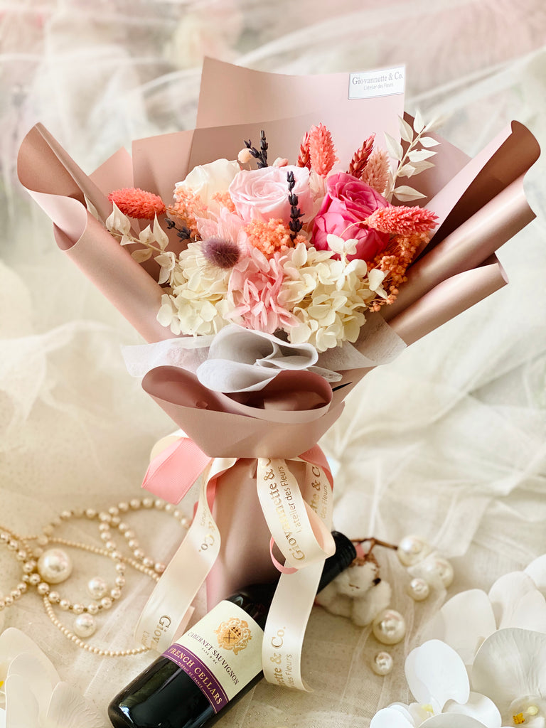 Everlasting Smitten Pink Bouquet & Gift Set (Preserved Flowers)