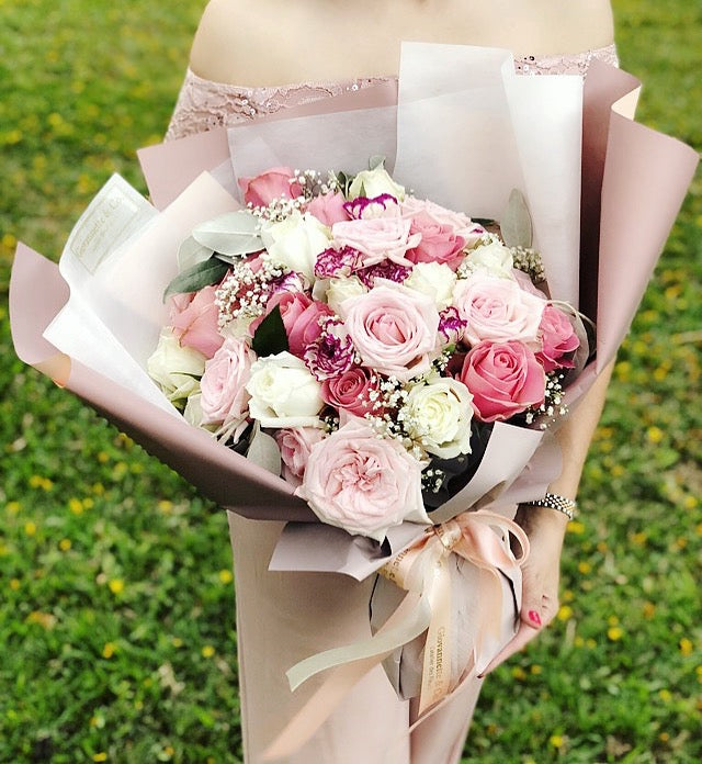 La Vie En Rose Bouquet