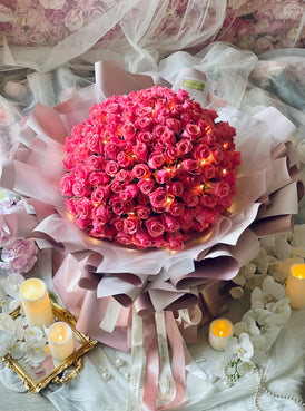 Pink De Luxe 200 Roses Bouquet